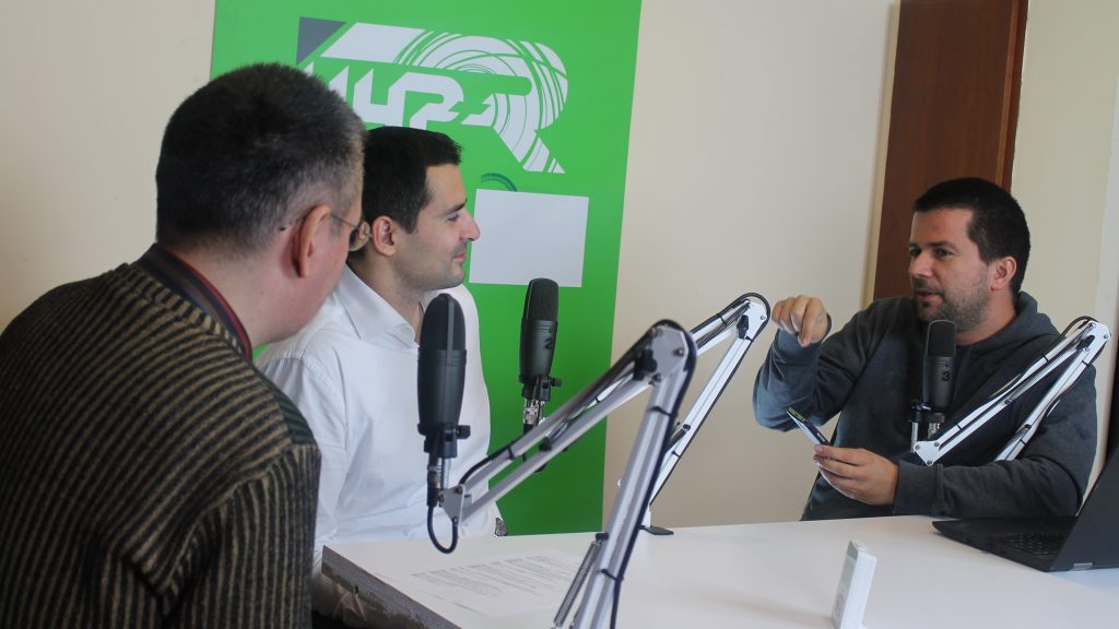 Szalay Dániel újságíró, Varga Zsigmond, az SAP magyarországi üzletfejlesztési vezetője és Szilágyi árpád műsorvezető. Fotó: Nemes Ilona