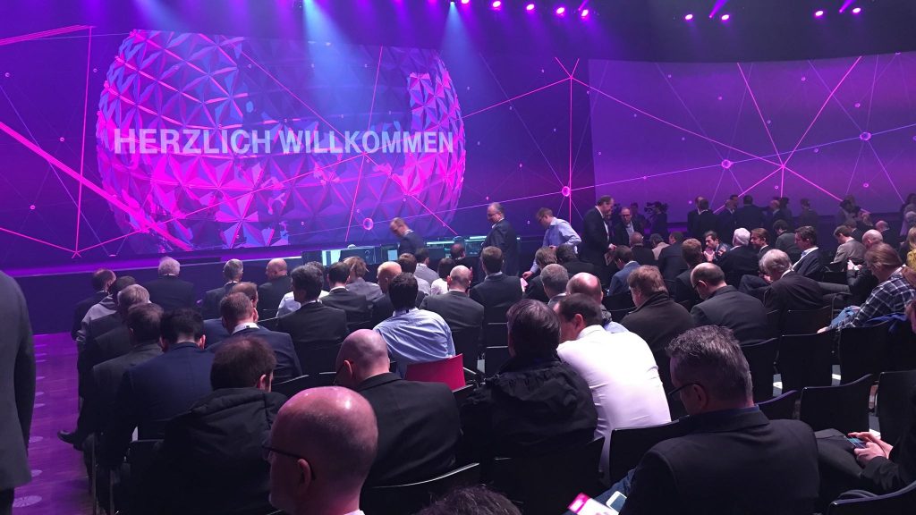 Előadás a felhős biztonsági rendszerekről