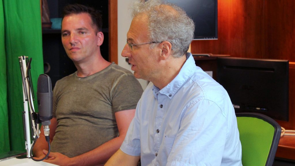 A kép előterében Bódi Zoltán netnyelvész. Fotó: Nemes Ilona