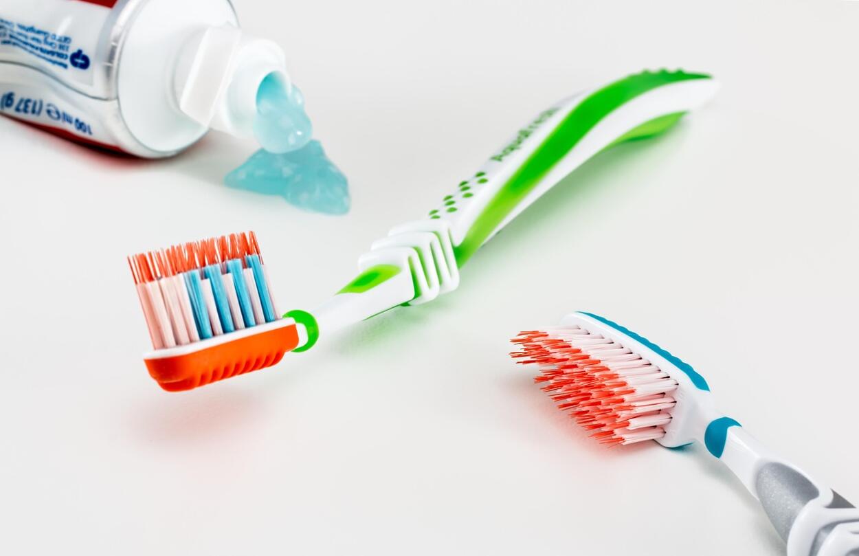 Fluoridos vagy fluoridmentes? – Nem mindegy, mi kerül a fogkefére (x)
